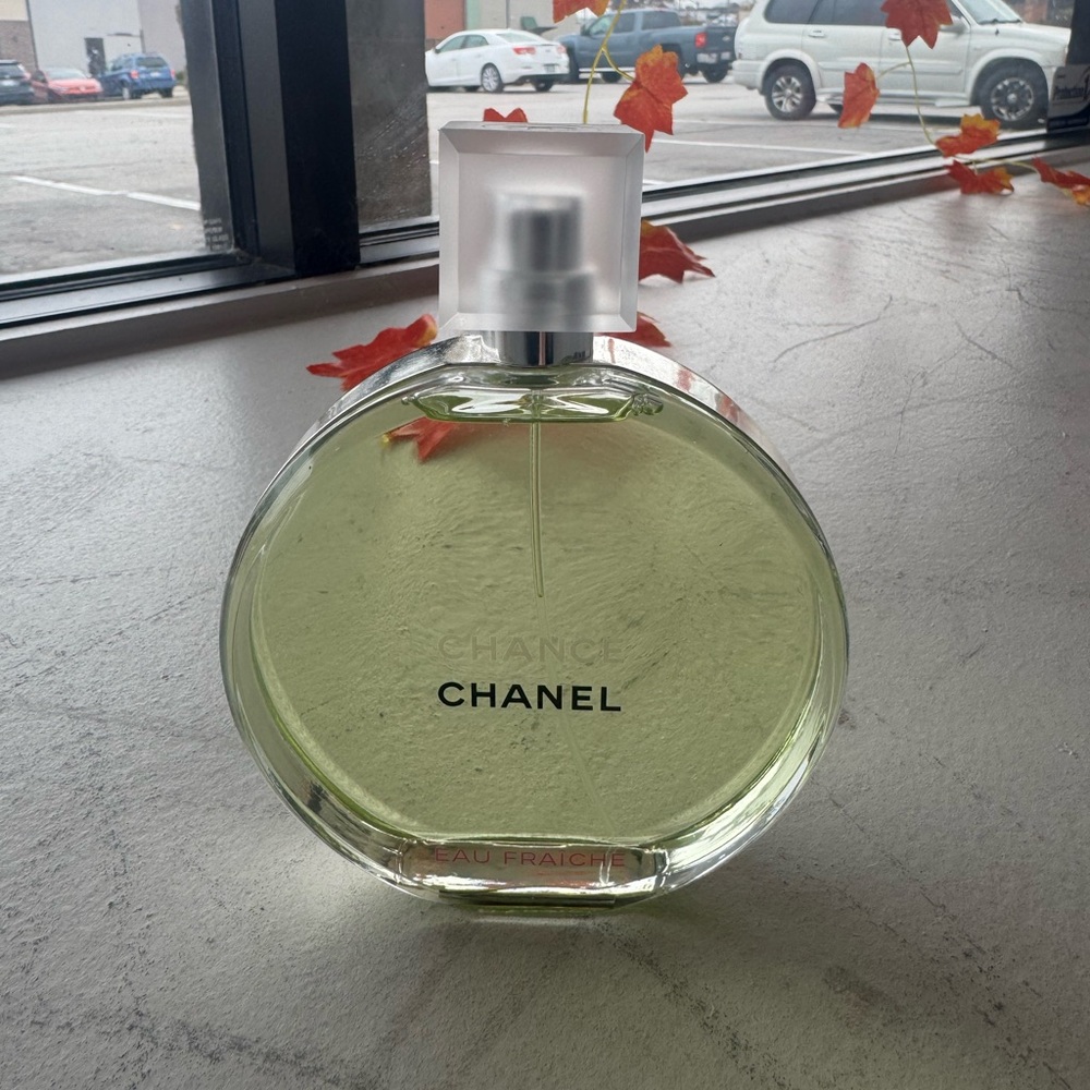 CHANEL Eau de Toilette with Light Green Tint 5 FL OZ - Picture 2 of 4